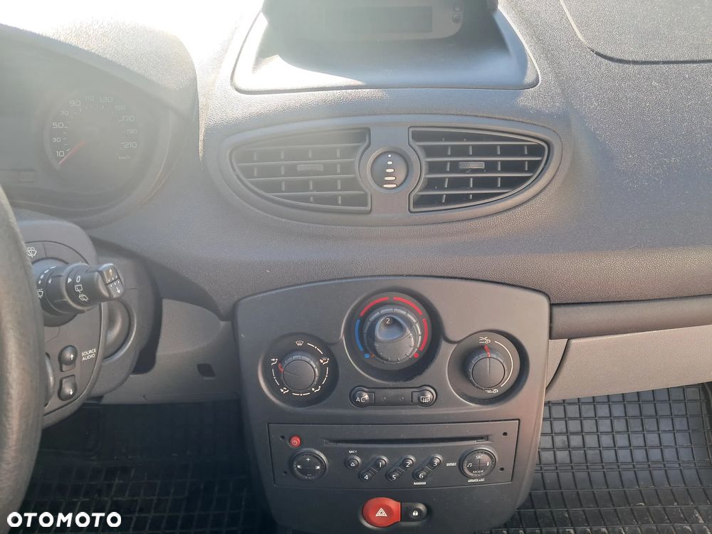 Renault Clio - 7