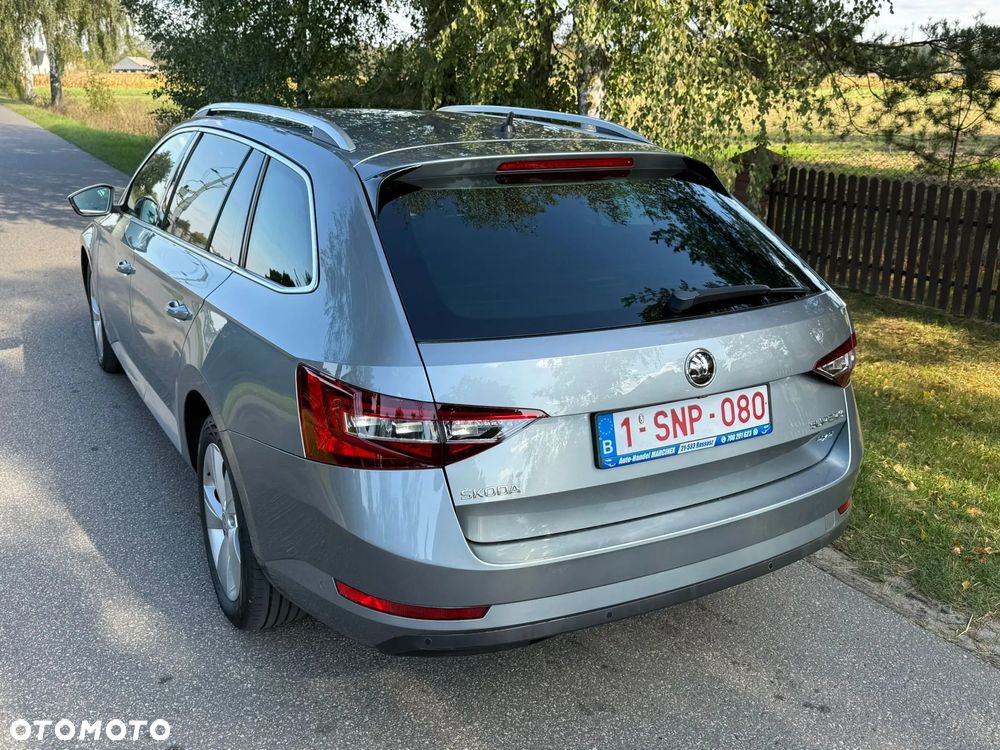 Skoda Superb 2.0 TDI 4x4 Active DSG - 26