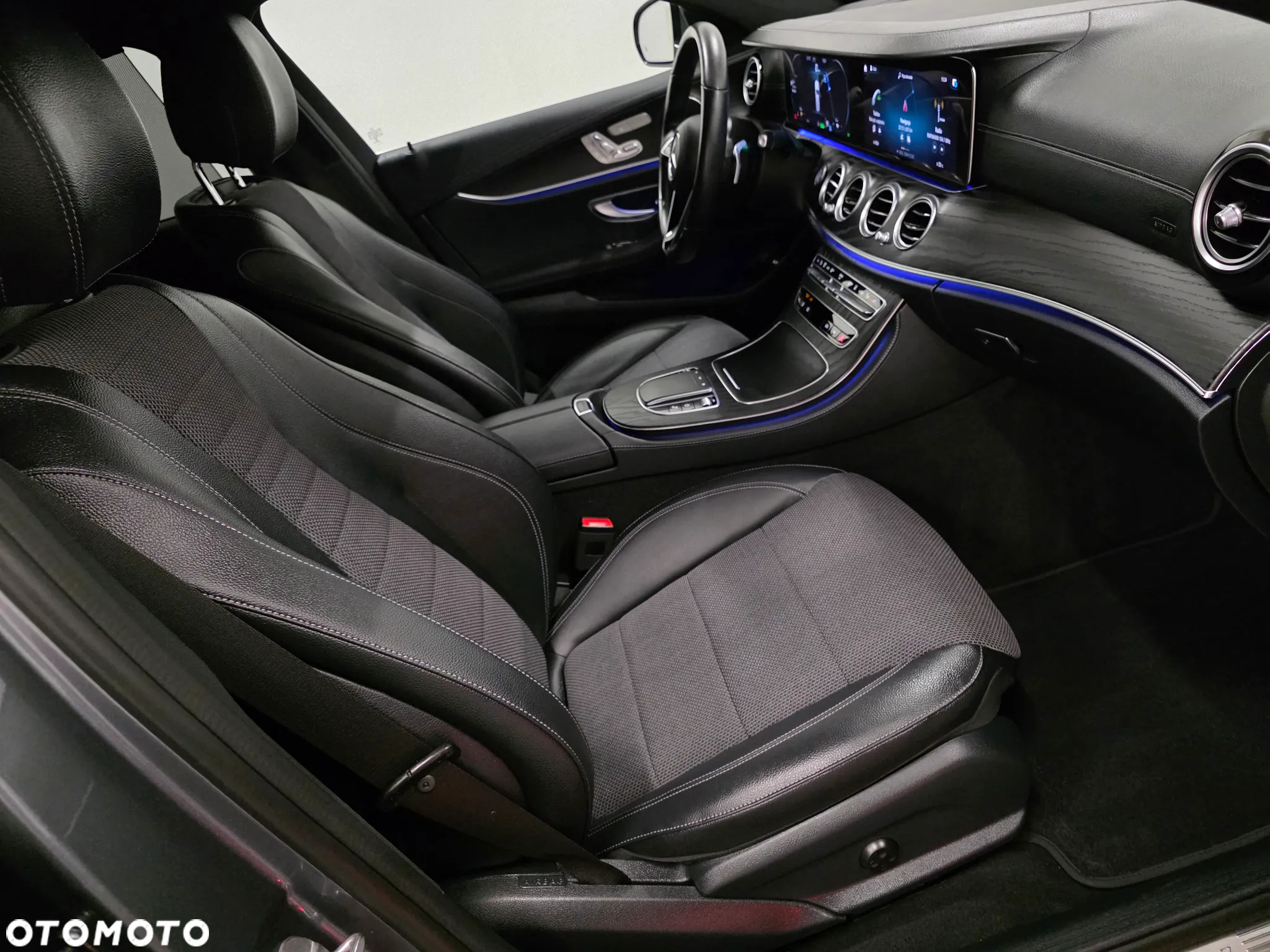 Mercedes-Benz Klasa E 300 d T 9G-TRONIC Exclusive - 19