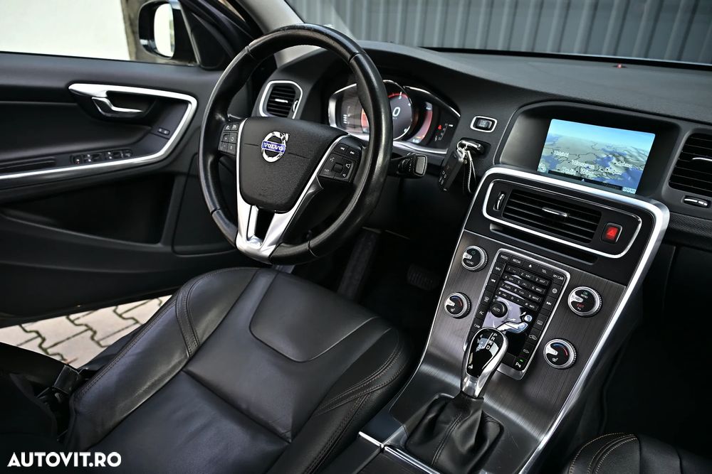 Volvo S60 Cross Country D4 Geartronic Summum - 8