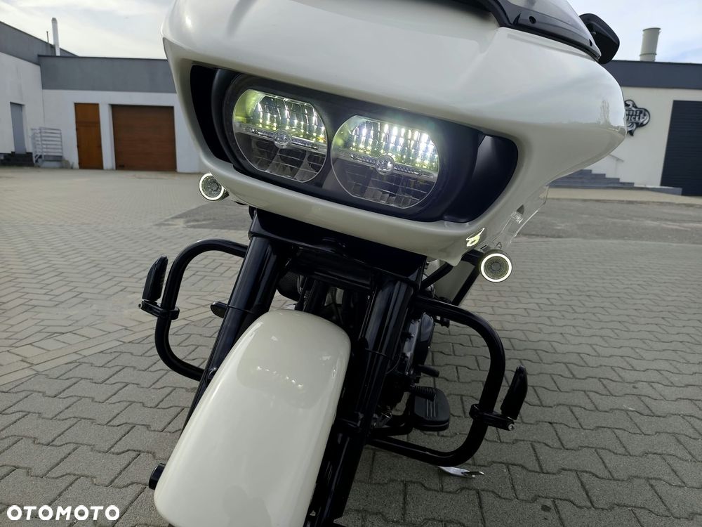 Harley-Davidson Touring Road Glide - 4