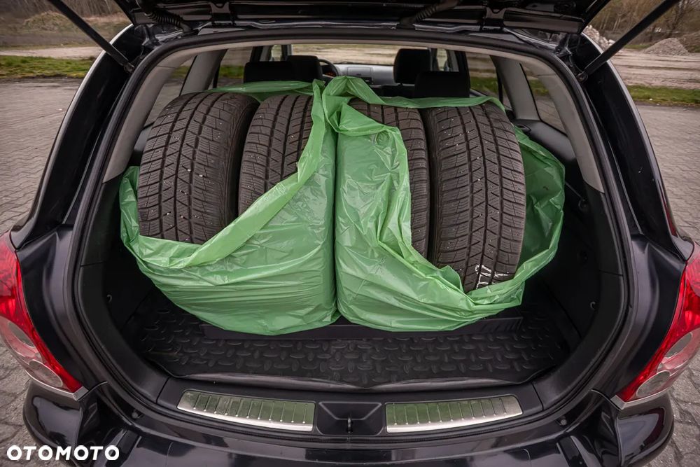 Toyota Avensis 1.8 VVT-i Combi - 20