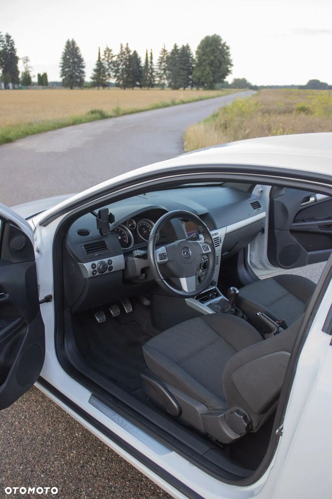 Opel Astra 1.6 T Sport - 16