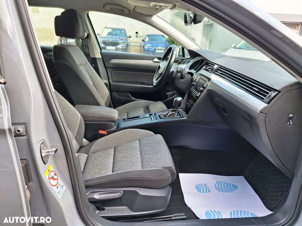 Volkswagen Passat 2.0 TDI DSG Comfortline - 12