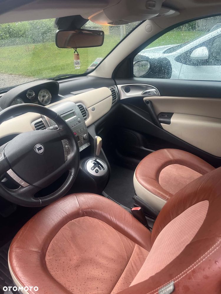 Lancia Ypsilon - 6