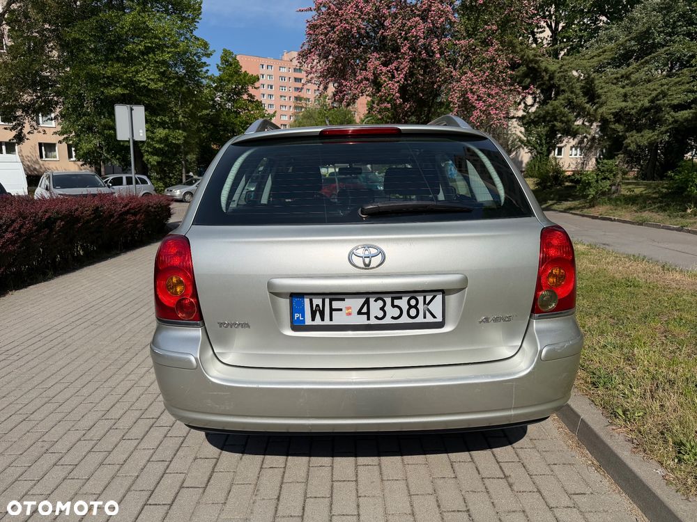 Toyota Avensis - 7