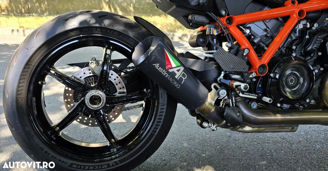KTM 1390 Super Duke - 8