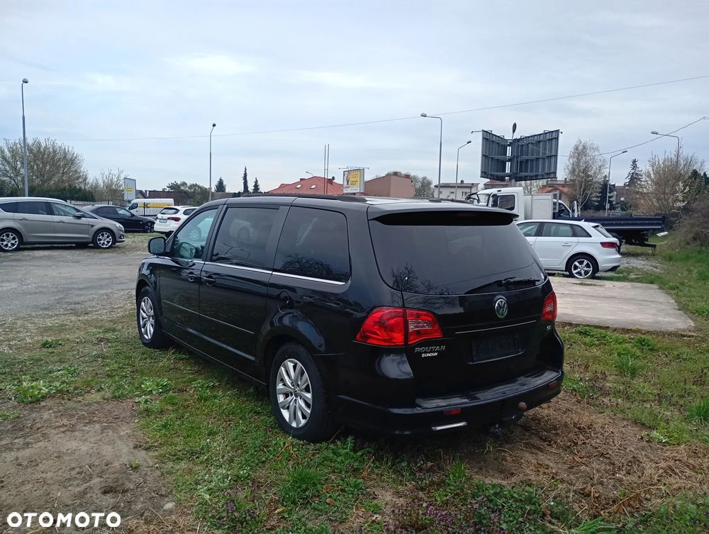 Volkswagen Routan - 3