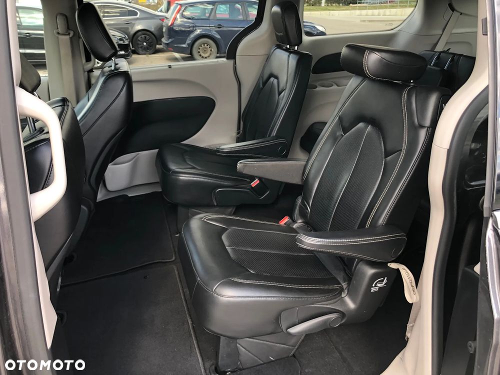 Chrysler Voyager - 11