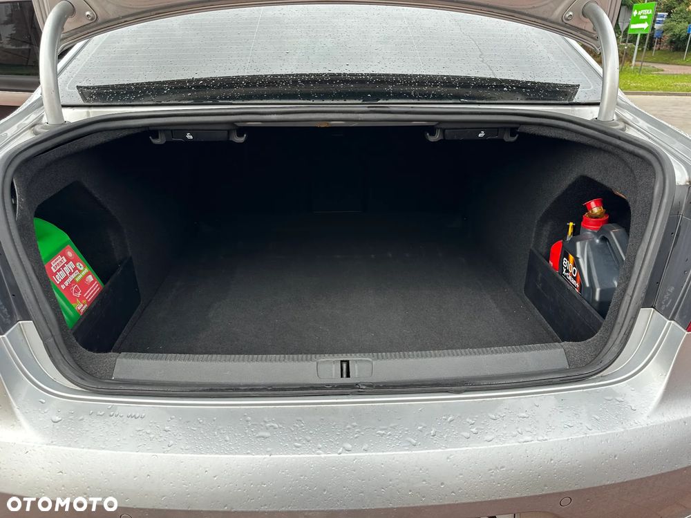 Volkswagen Passat 2.0 TDI Highline DSG - 13