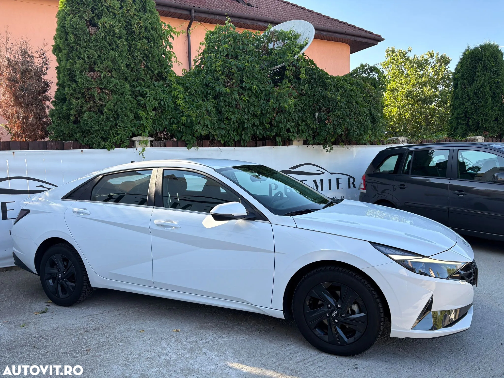 Hyundai Elantra 1.6 l 123 CP CVT Exclusive - 9