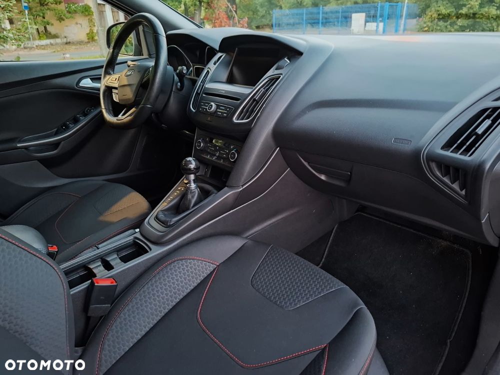 Ford Focus 1.5 EcoBoost STart-Stopp-System ST-LINE - 14