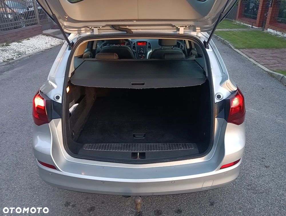 Opel Astra 1.4 EcoFLEX Cosmo - 26