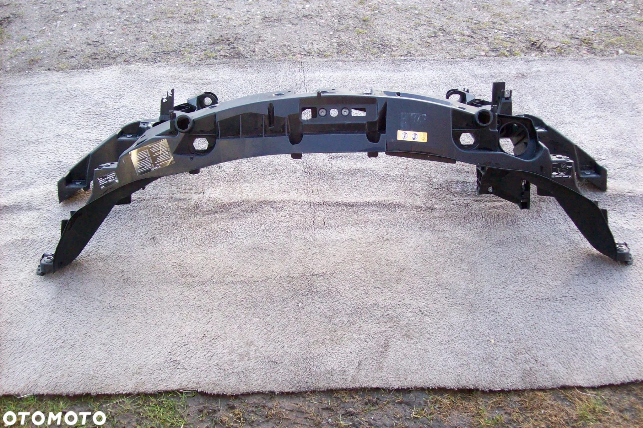 PAS PRZEDNI MERCEDES SPRINTER W907 W910 ROK 18/23 - 2