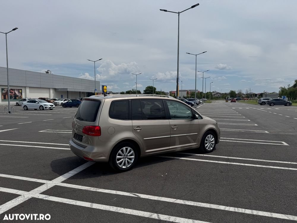Volkswagen Touran - 4