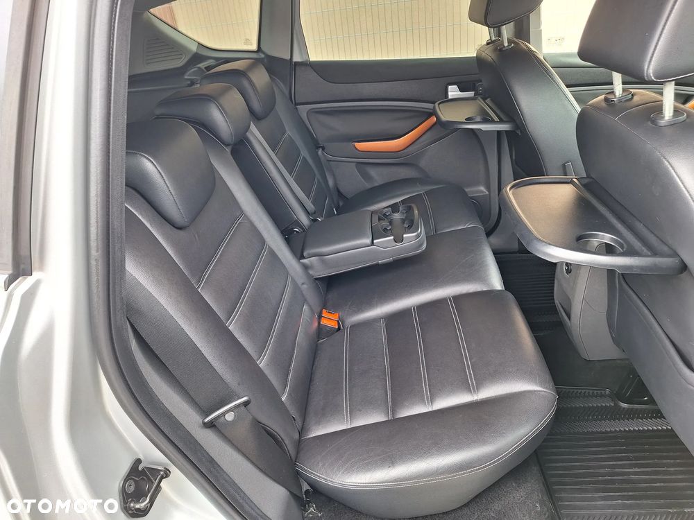 Ford Kuga - 26