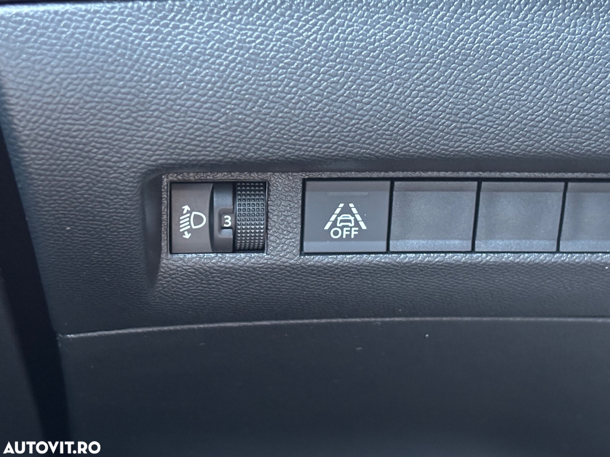 Peugeot 2008 1.5 BlueHDI FAP Active - 24
