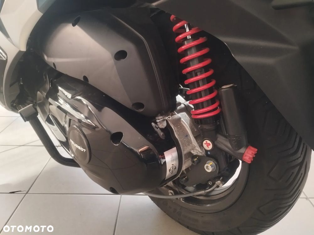 Peugeot Metropolis - 17