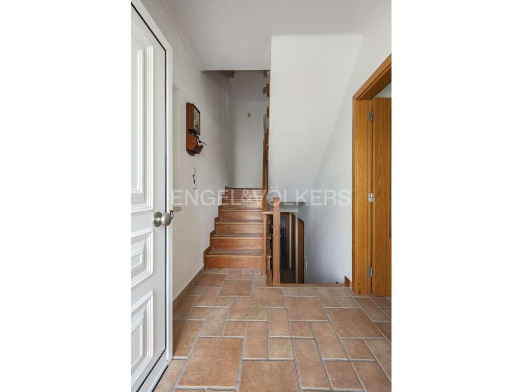 Moradia T4+1 isolada com Garagem e Terraço - Grande imagem: 5/38