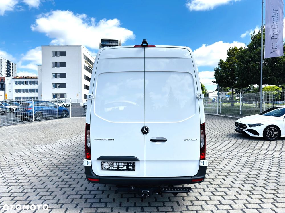 Mercedes-Benz 317 CDI Furgon długi PRO Brygadowy 7 osób - 13