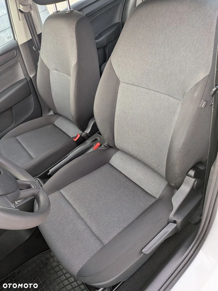 Skoda RAPID Spb 1.0 TSI Active - 28