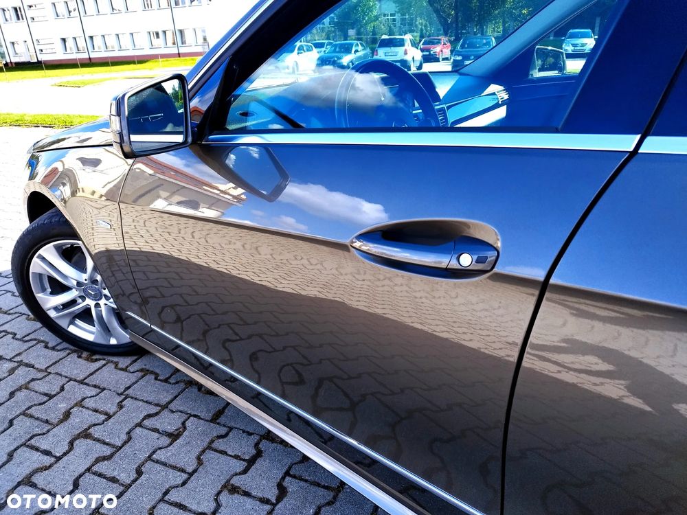 Mercedes-Benz Klasa E 200 CGI BlueEffICIENCY Avantgarde - 10