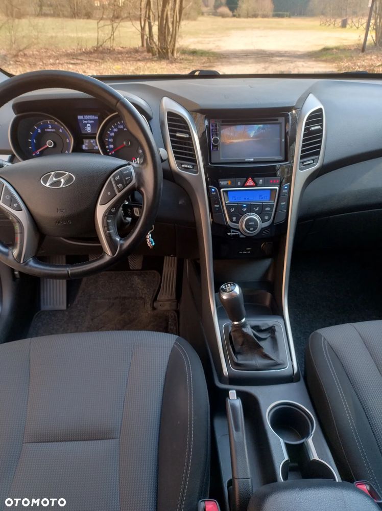 Hyundai i30 1.6 CRDi Classic + - 7