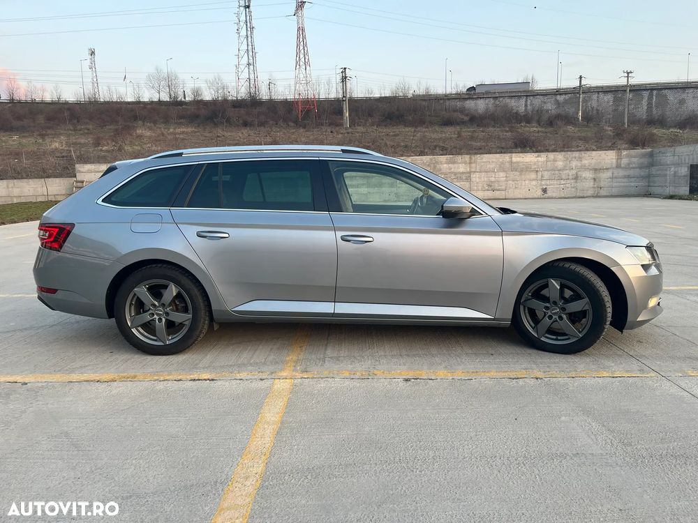 Skoda Superb 2.0 TDI DSG Style - 11