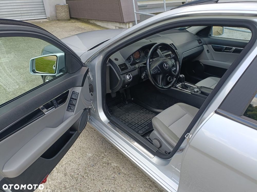 Mercedes-Benz Klasa C 200 CDI BlueEff Avantgarde - 8