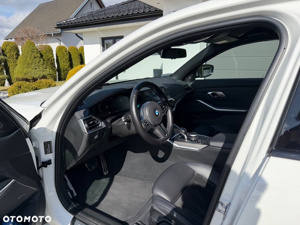 BMW Seria 3 320d Edition M Sport Shadow - 14