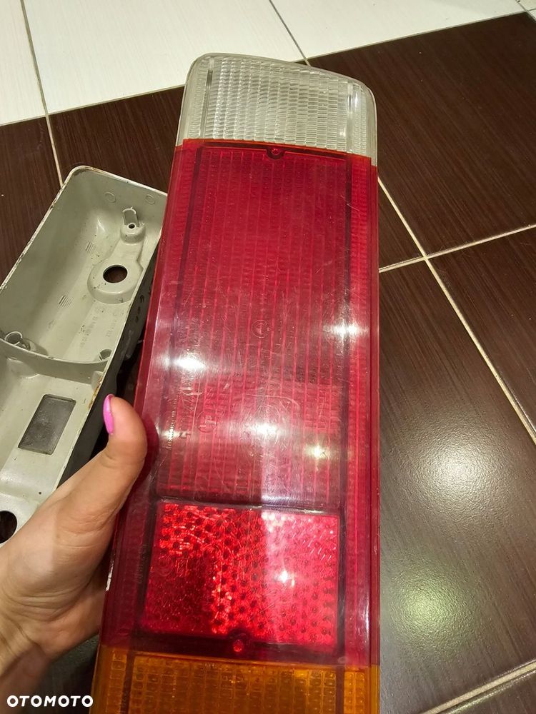 LAMPA PRAWY TYŁ BEZ PĘKNIĘĆ BMW 3 E21 - 13