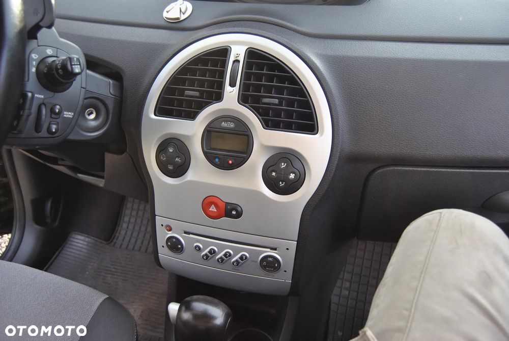 Renault Modus 1.6 16V Night&Day - 21