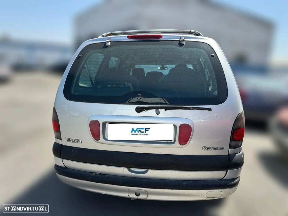 Renault Grand Espace III 2.2 TD 7 Lug de 1998 para peças - 3
