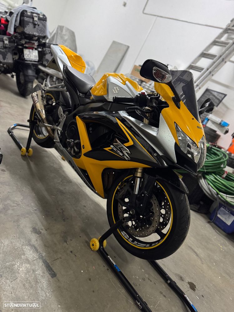 Suzuki GSX-R - 3