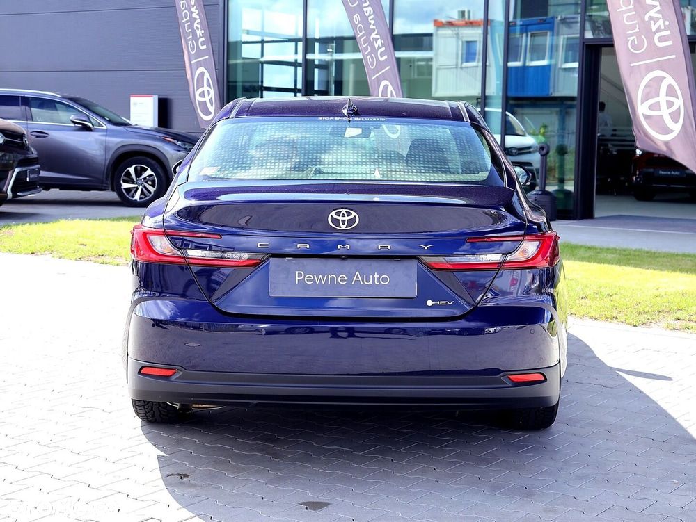 Toyota Camry - 7