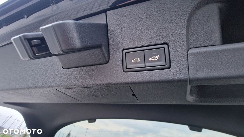 Volkswagen Arteon 2.0 TDI SCR R-Line Edition DSG - 16