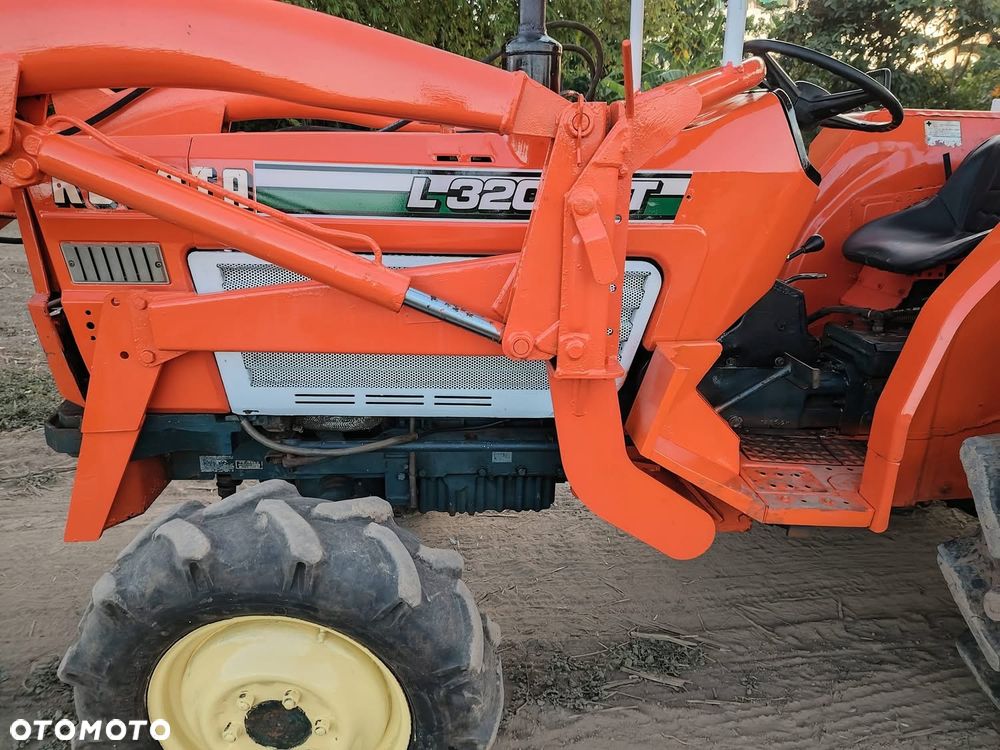 Kubota L3202DT - 14