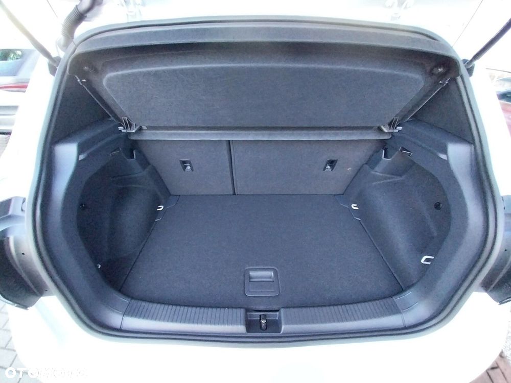 Volkswagen T-Cross - 8