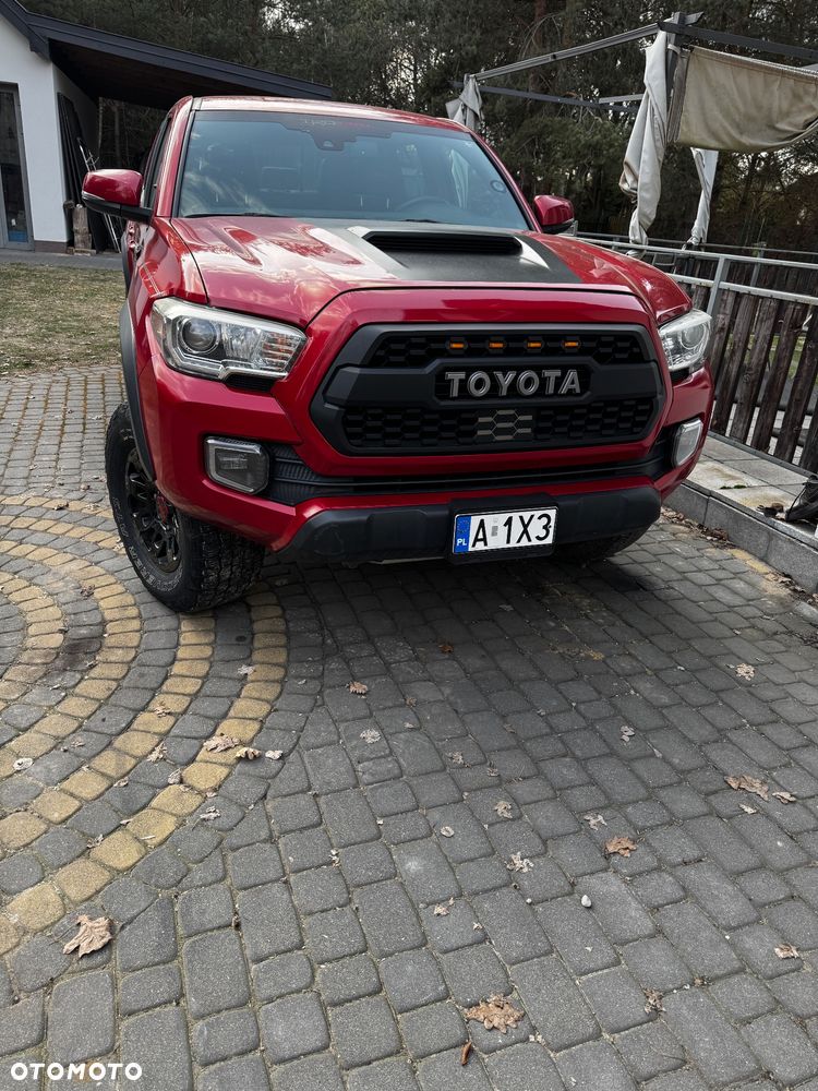 Toyota Tacoma - 1