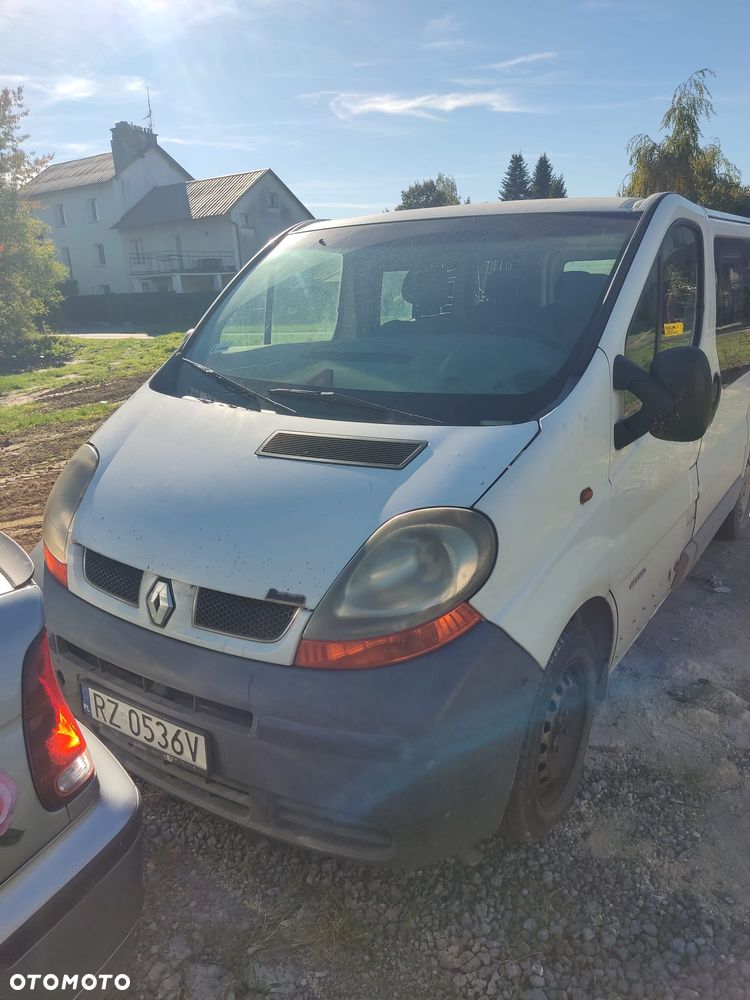 Renault Trafic Passenger - 1