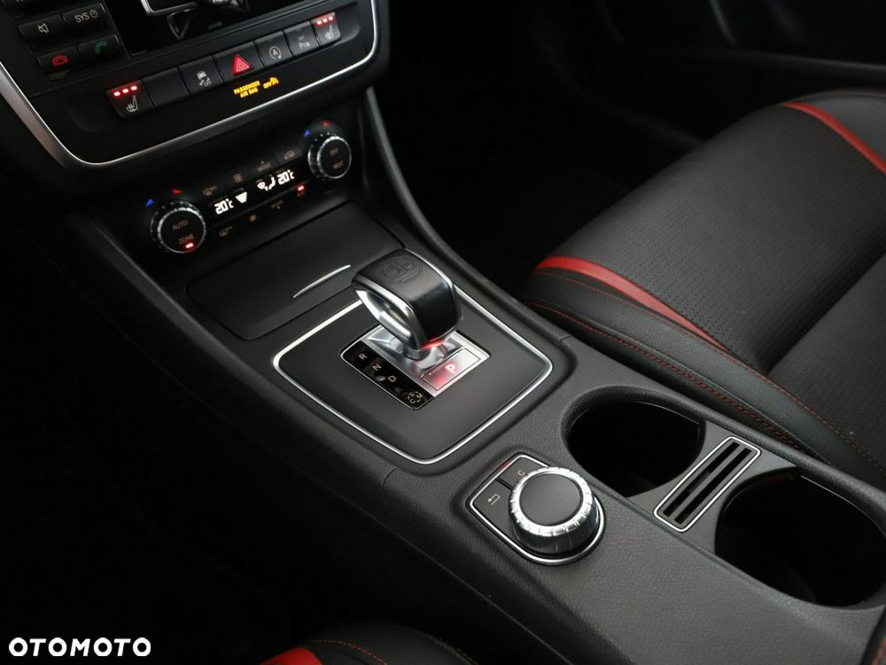 Mercedes-Benz GLA 45 AMG 4-Matic - 28