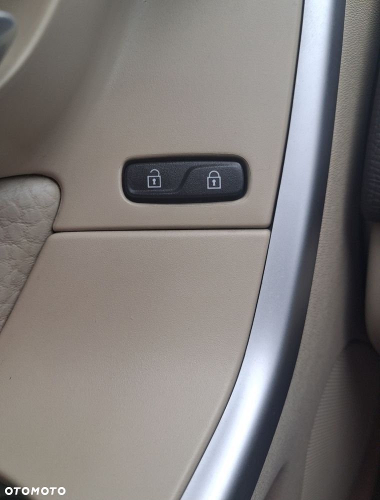 Volvo XC 60 2.4D AWD Momentum - 21