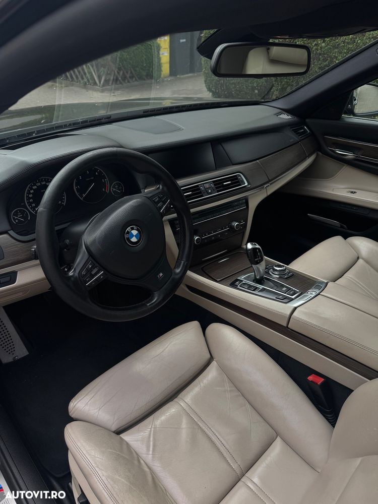 BMW Seria 7 740d Aut. - 9