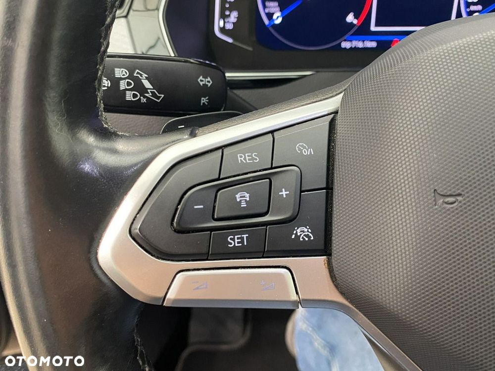 Volkswagen Passat - 24