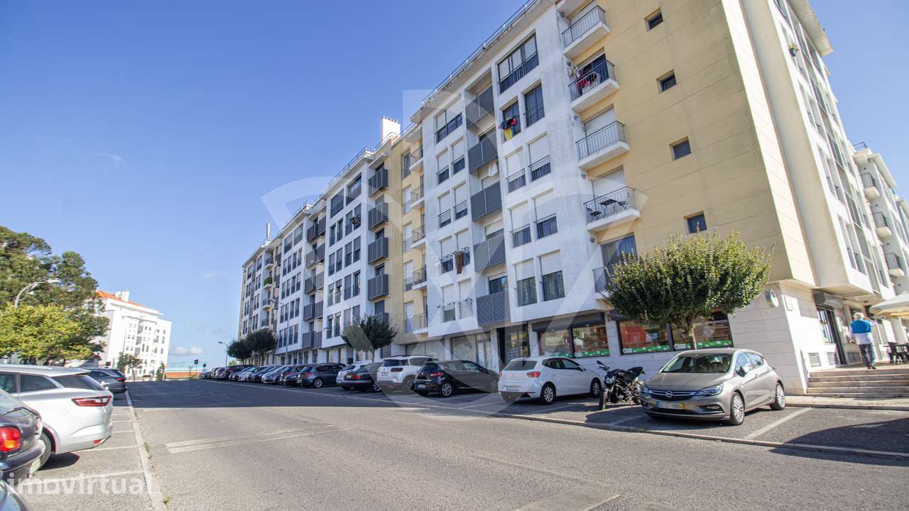 Apartamento T2 com Garagem Box | Novo Bairro da Atalaia – Amadora - Grande imagem: 3/30