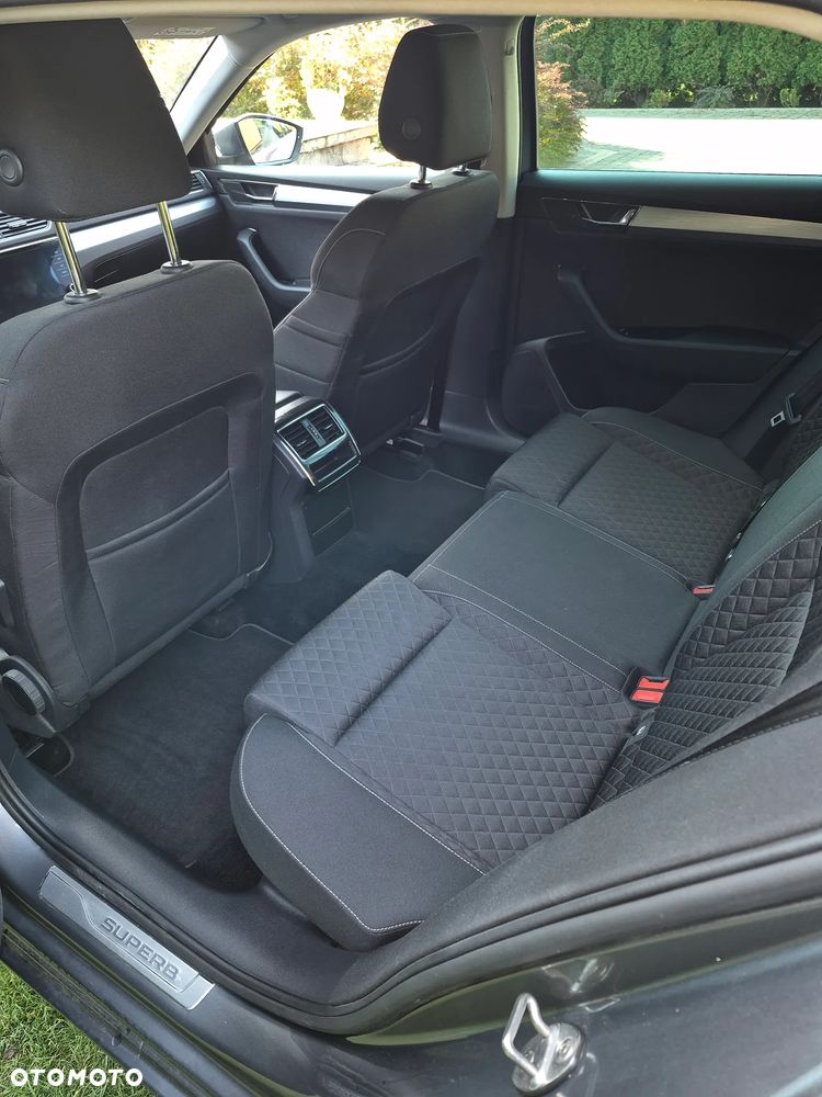 Skoda Superb 2.0 TDI SCR Ambition DSG - 11