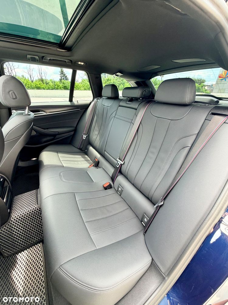 BMW Seria 5 540d xDrive mHEV M Sport sport - 13
