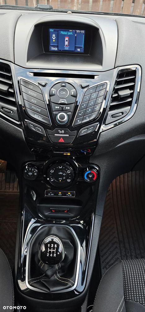 Ford Fiesta 1.0 EcoBoost S&S TITANIUM - 11