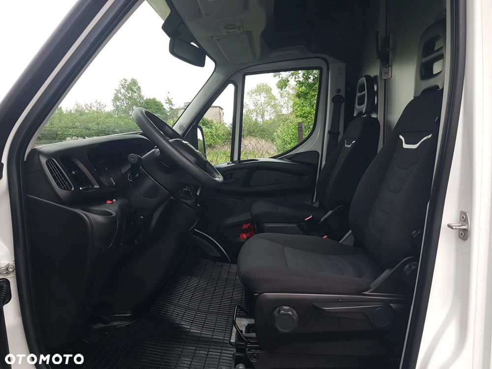 Iveco DAILY KONTENER NISKOPODŁOGOWY 4,44x2,23x2,42 SKLEP FOODTRUCK BAR KLIMA KONIOWÓZ KAMPER - 26