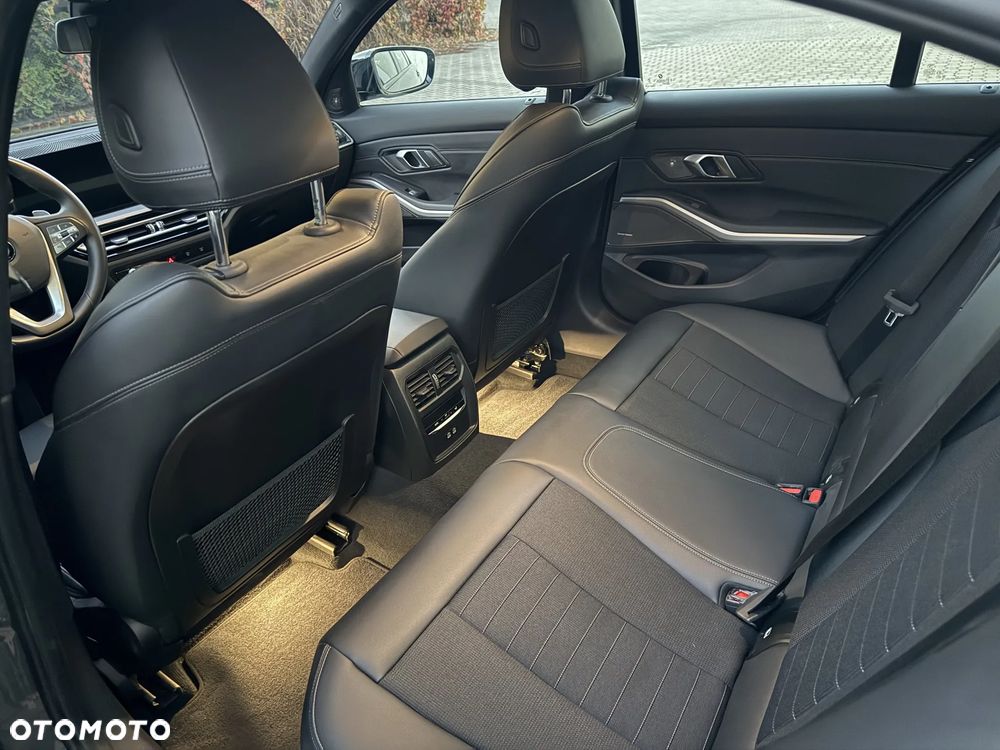 BMW Seria 3 - 12
